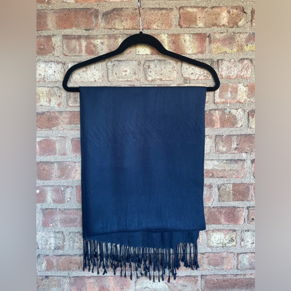 Pashmina Midnight Fringe Scarf🖤 - Picture 4 of 9
